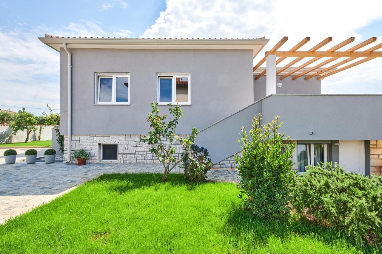 Apartmani Ivana Umago Exterior foto